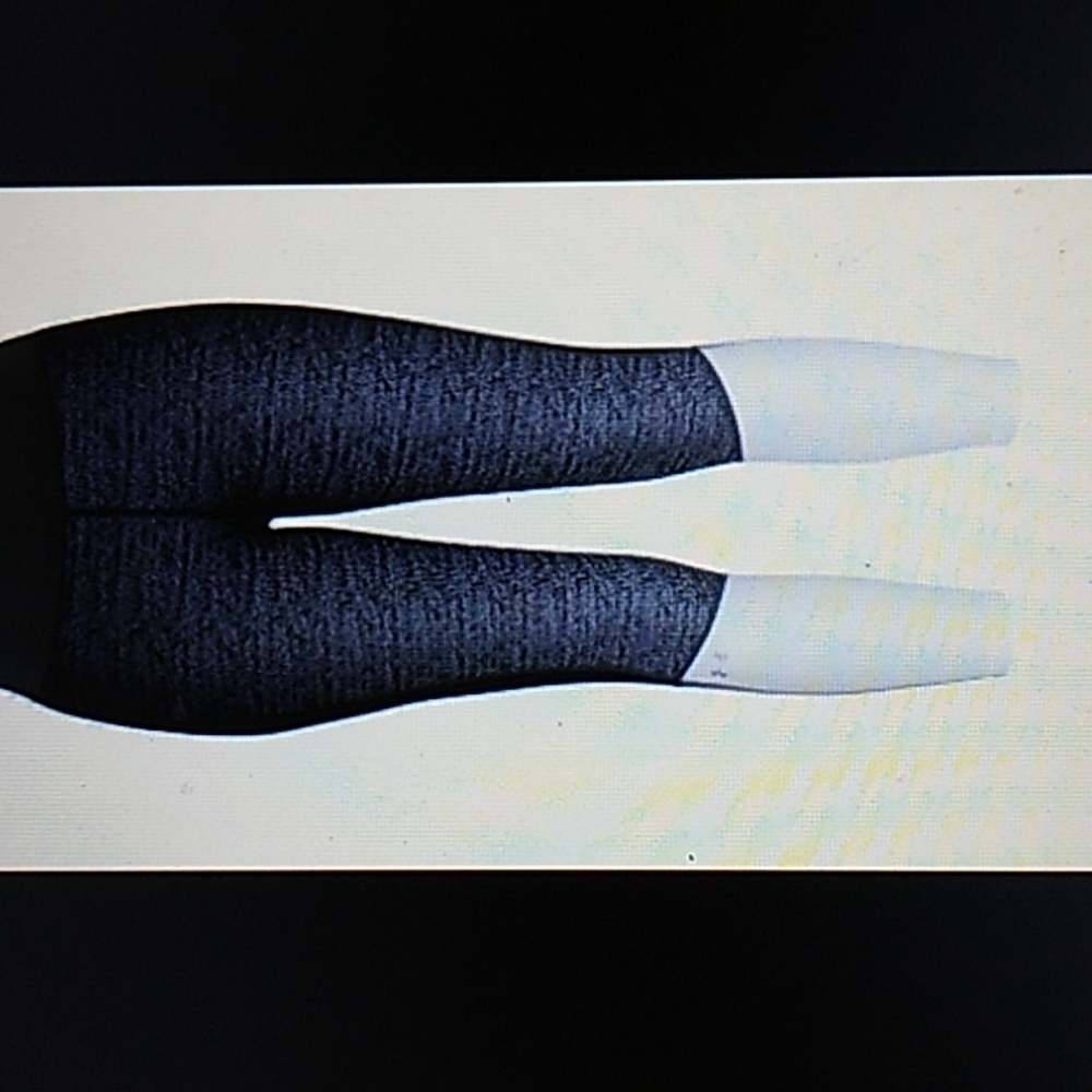 Nwt under Armour women UA compression size large legging
